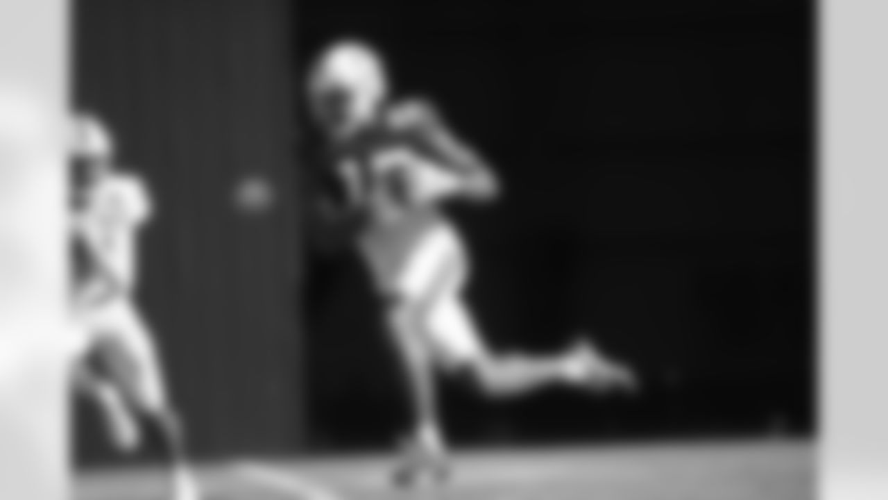 17 WR Mike Strachan