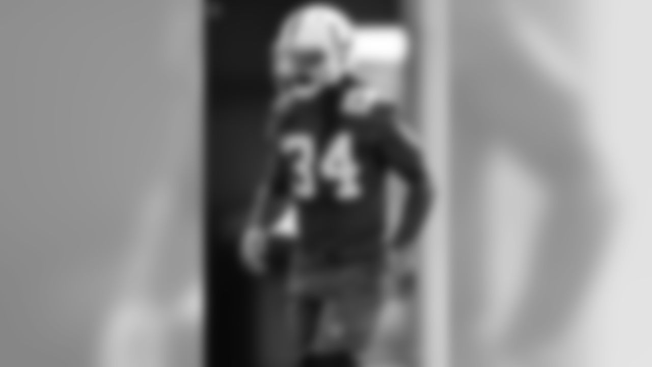 34 Jones, Matt RB 6-2 239 24 3 Florida
