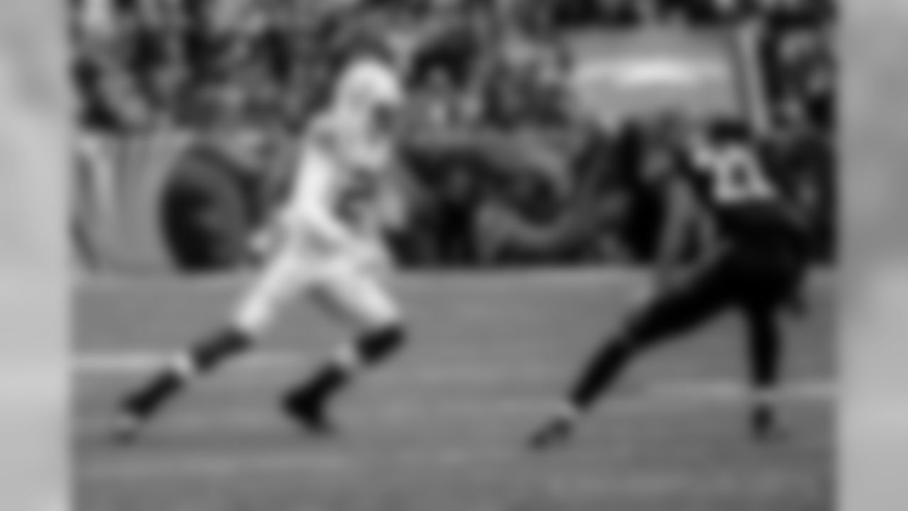 28 Milton, Chris CB 5-11 196 25 2 Georgia Tech