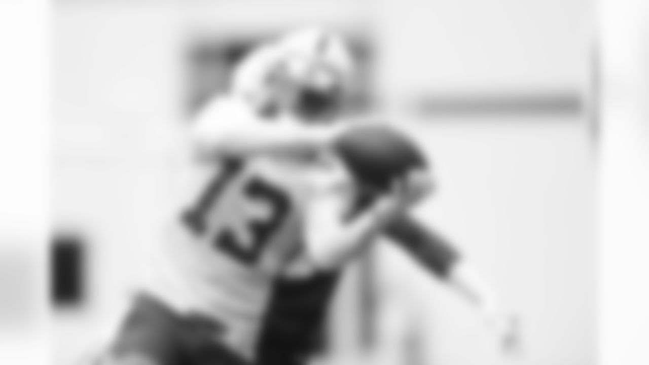 13 WR Kristian Wilkerson
Players practice during voluntary minicamp offseason workouts.