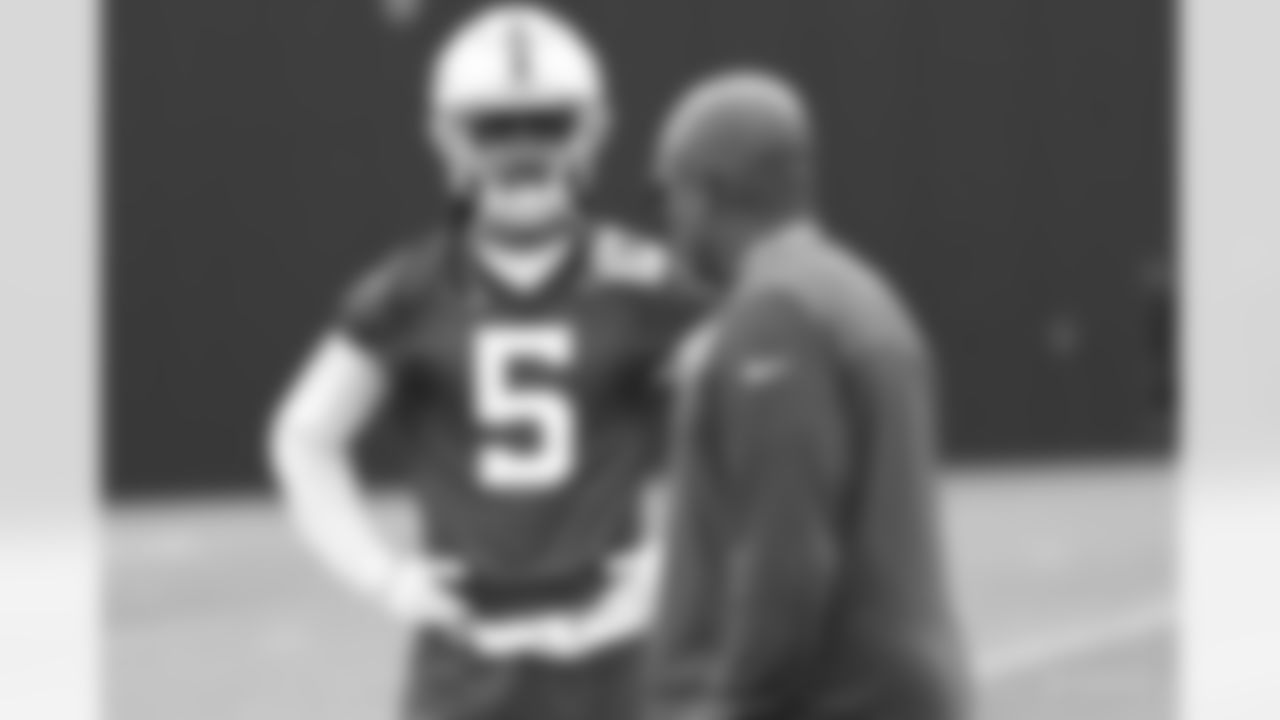 5 CB Stephon Gilmore