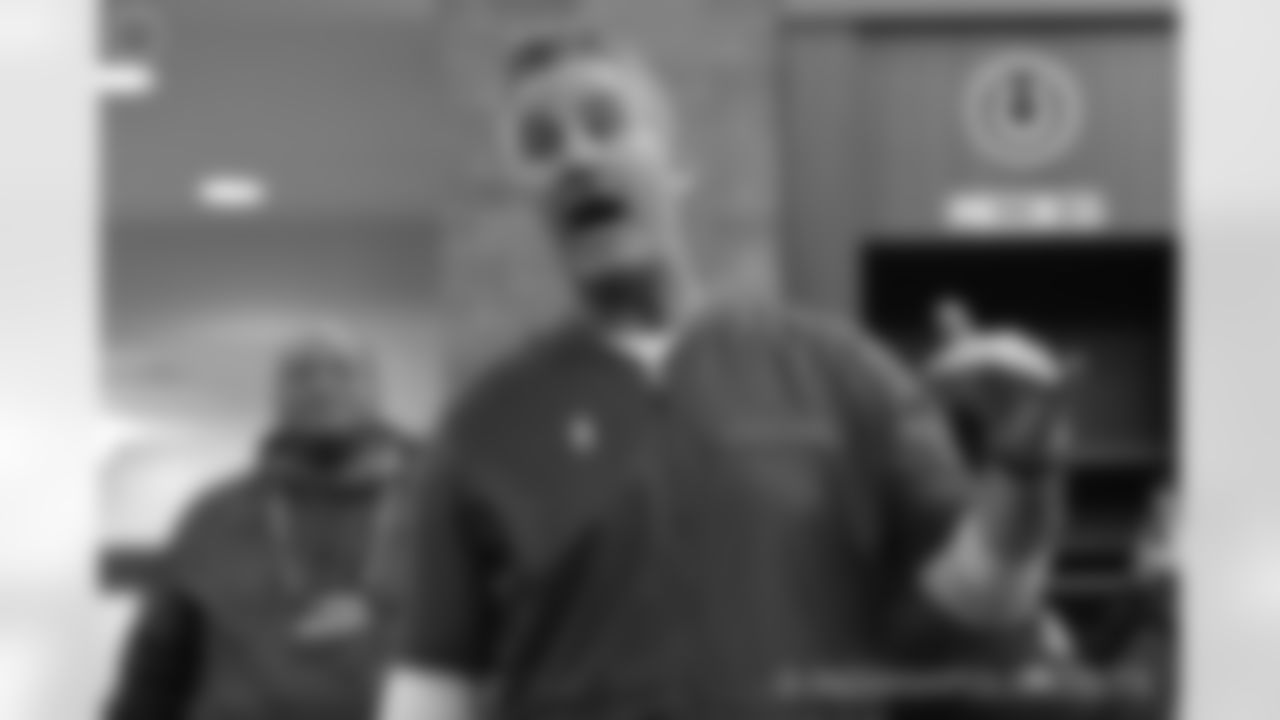 2018_1111_LockerRoom_0027