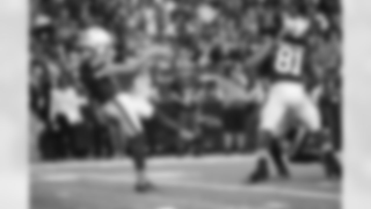 6 P Matt Haack, #81 TE Mo Alie-Cox