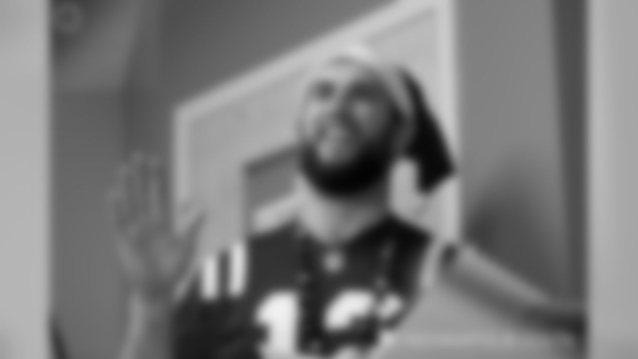 2018_1217_RileyCaroling0563