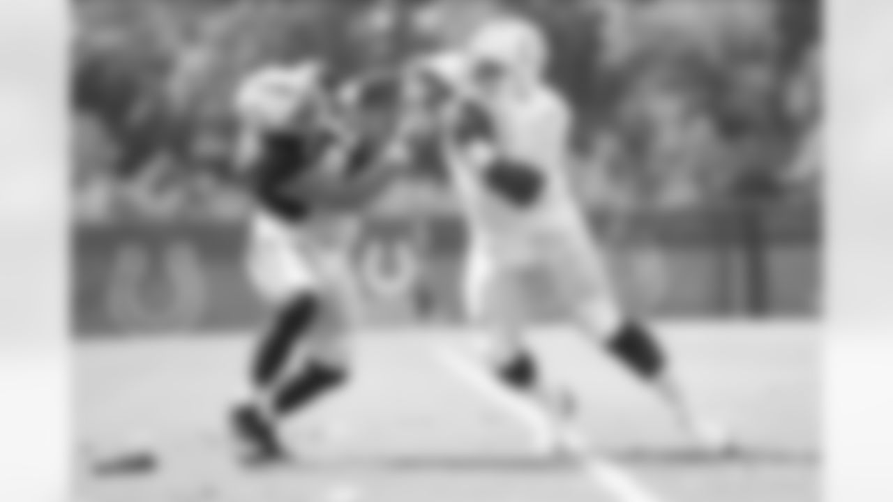 68 C Joey Hunt, #79 DT Eli Ankou