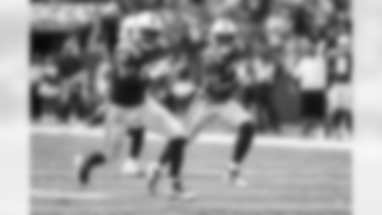 23 CB Kenny Moore II