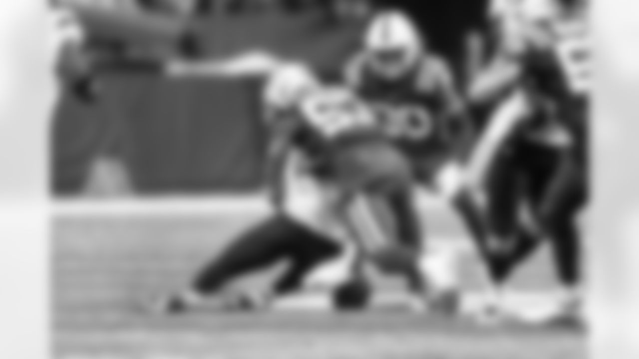 53 LB Darius Leonard