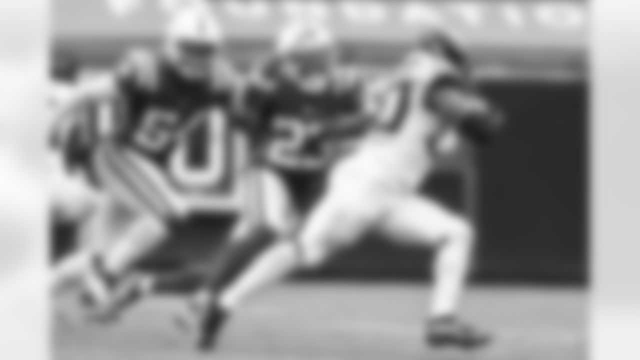 23 CB Kenny Moore II
