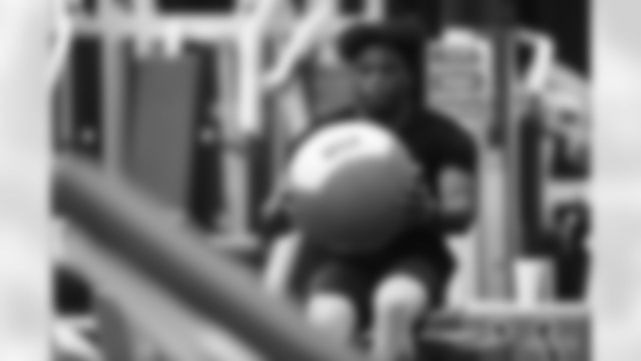 23 CB Kenny Moore II