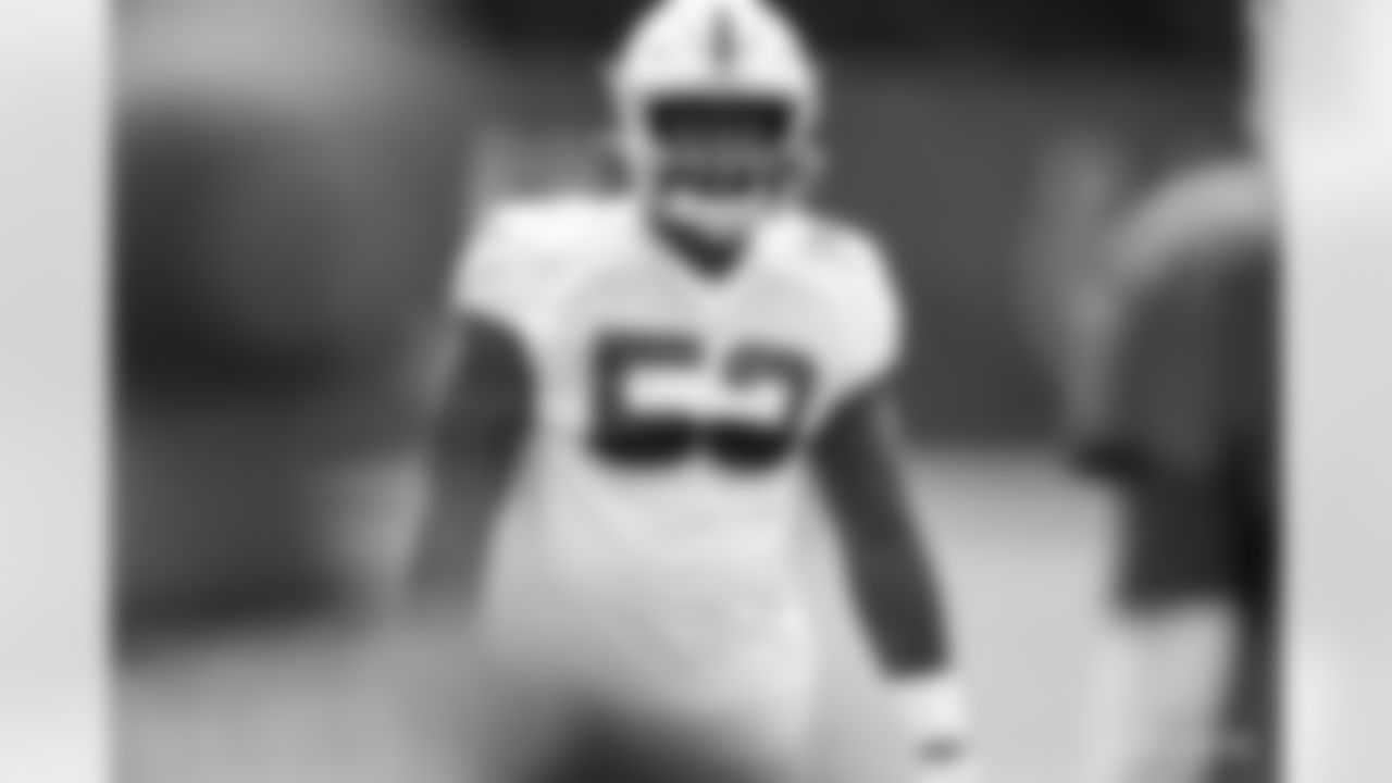 53 LB Darius Leonard
