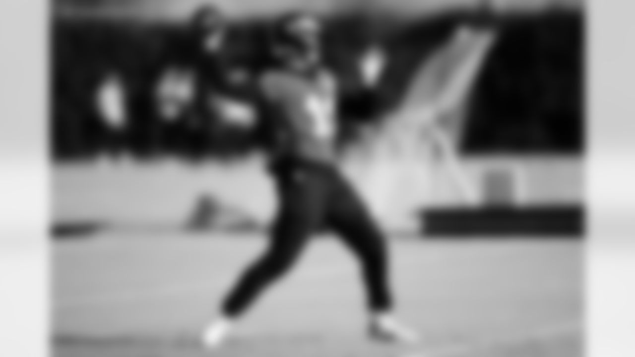 Philadelphia Eagles quarterback Carson Wentz throws a pass at the NFL football team's practice facility in Philadelphia, Thursday, Dec. 12, 2019. (AP Photo/Matt Rourke)