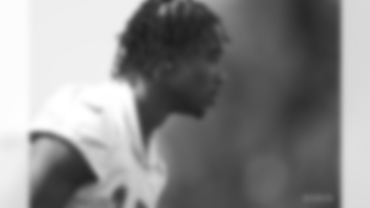 17 WR Mike Strachan