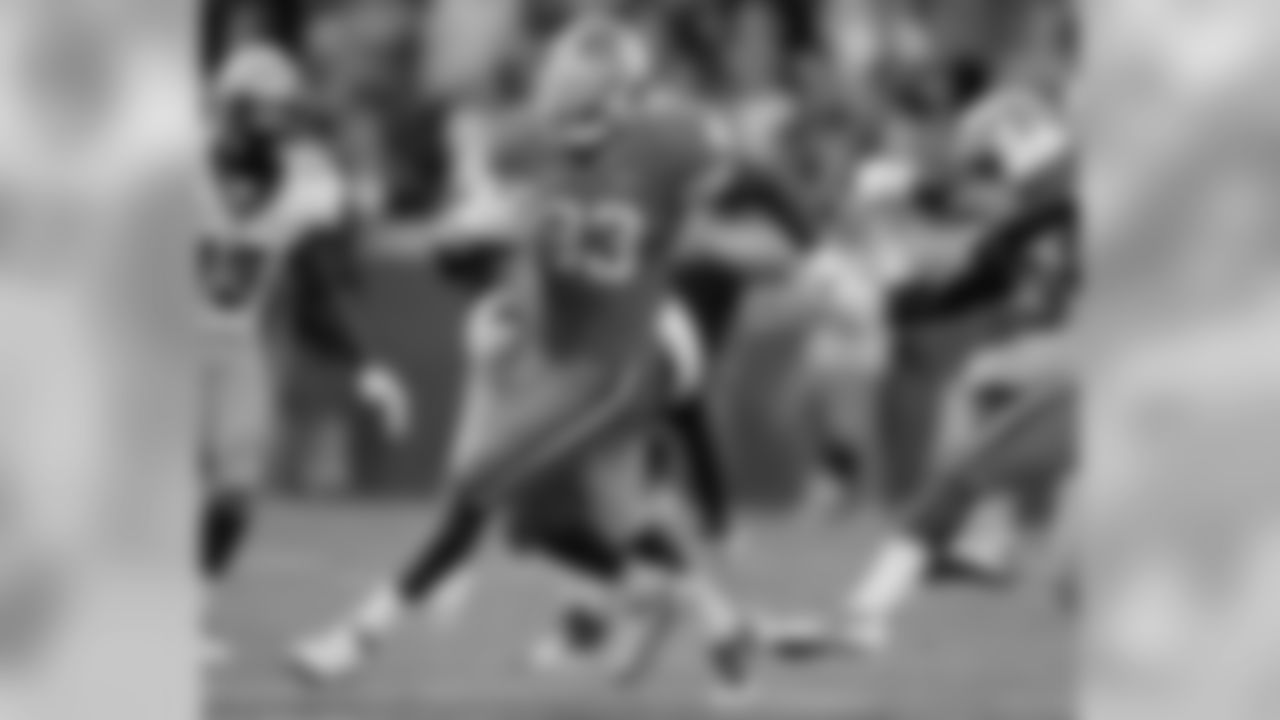 83
Allen, Dwayne
TE
6-3
265
25
4
Clemson