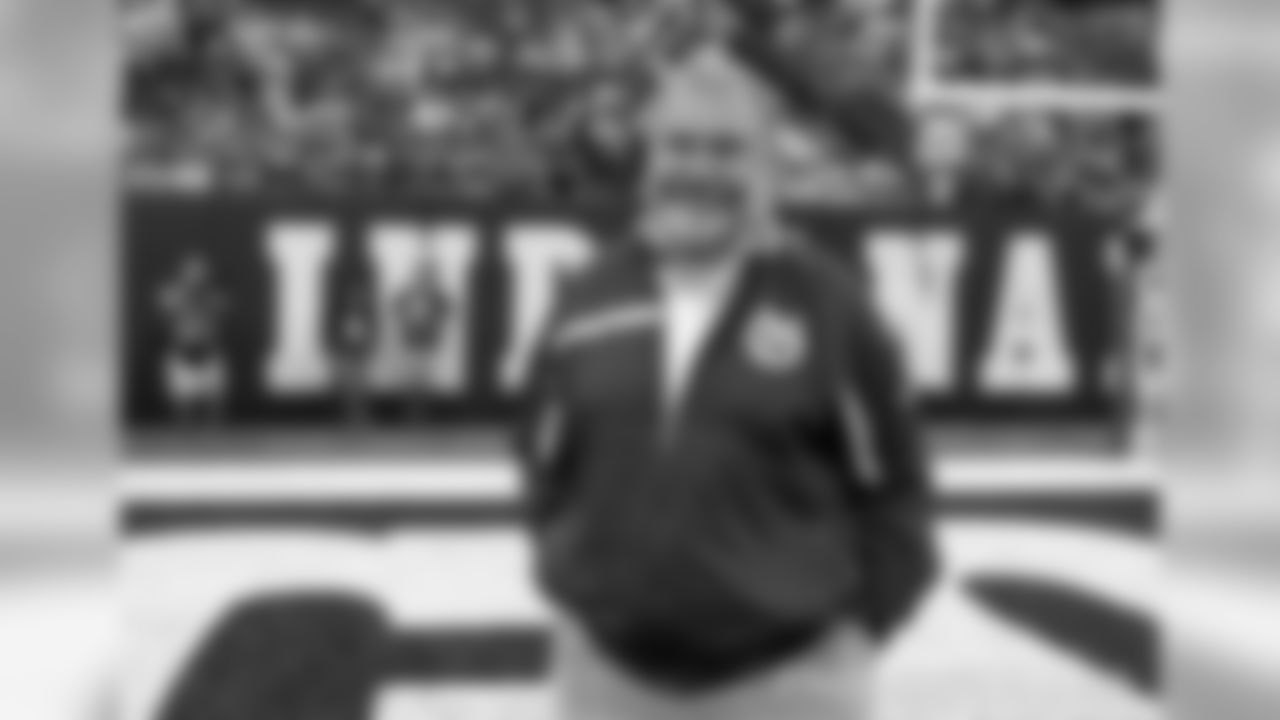 Howard Mudd has over 40 years of NFL experience as a coach and player and he re-joins Indianapolis after serving as the Colts offensive line coach for 12 seasons (1998-2009).