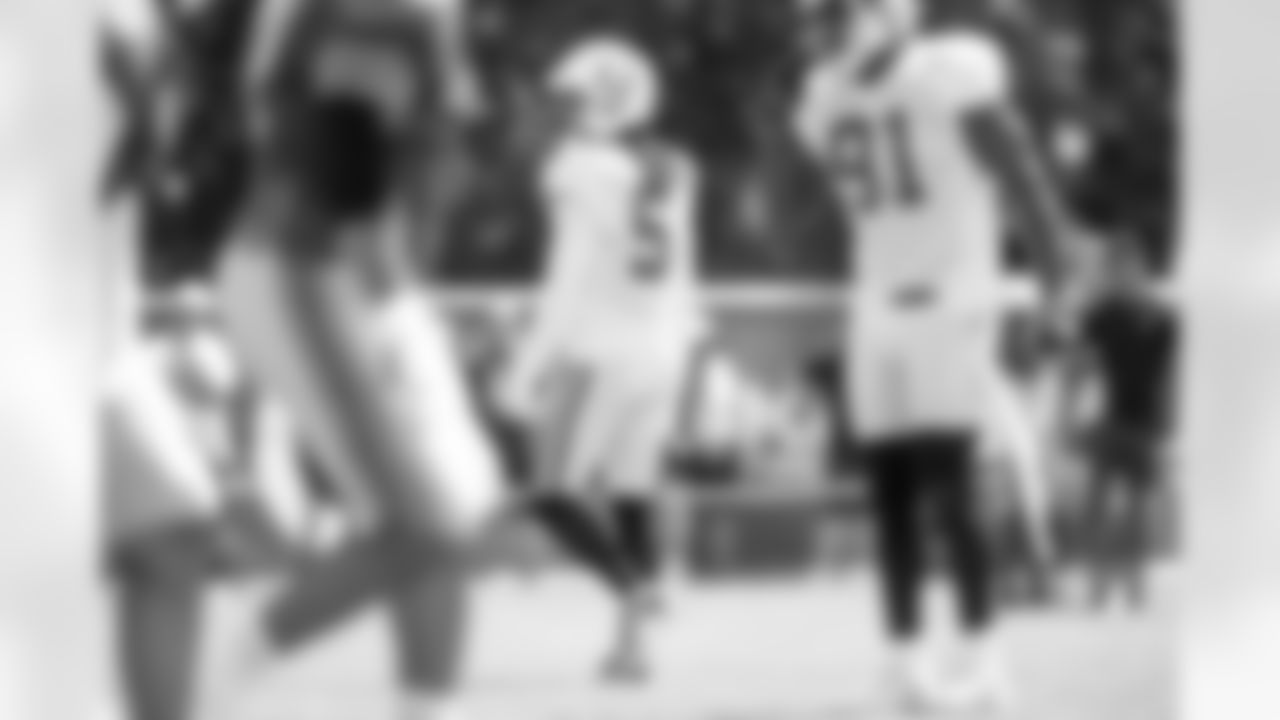 5 CB Stephon Gilmore
