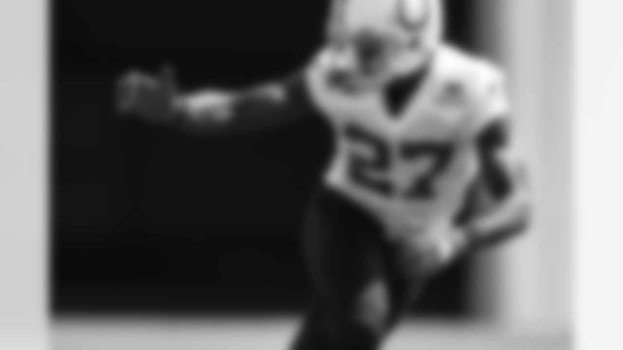 27 CB Xavier Rhodes
