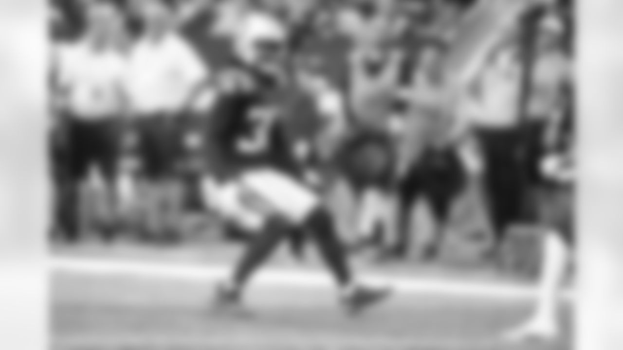 38 CB Tony Brown