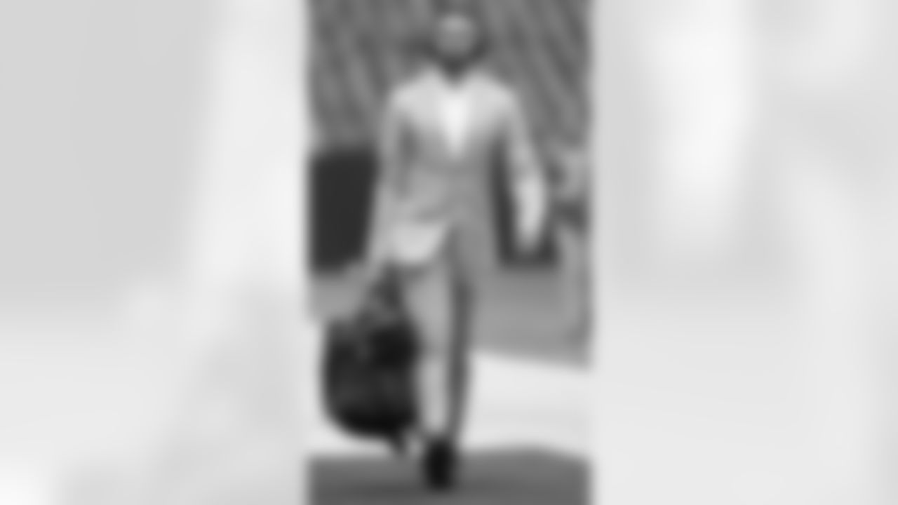 1113_LV_Arrivals_047