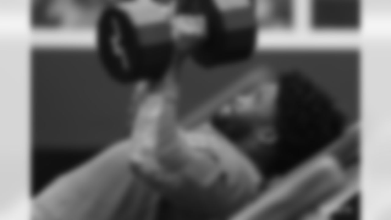 23 CB Kenny Moore II