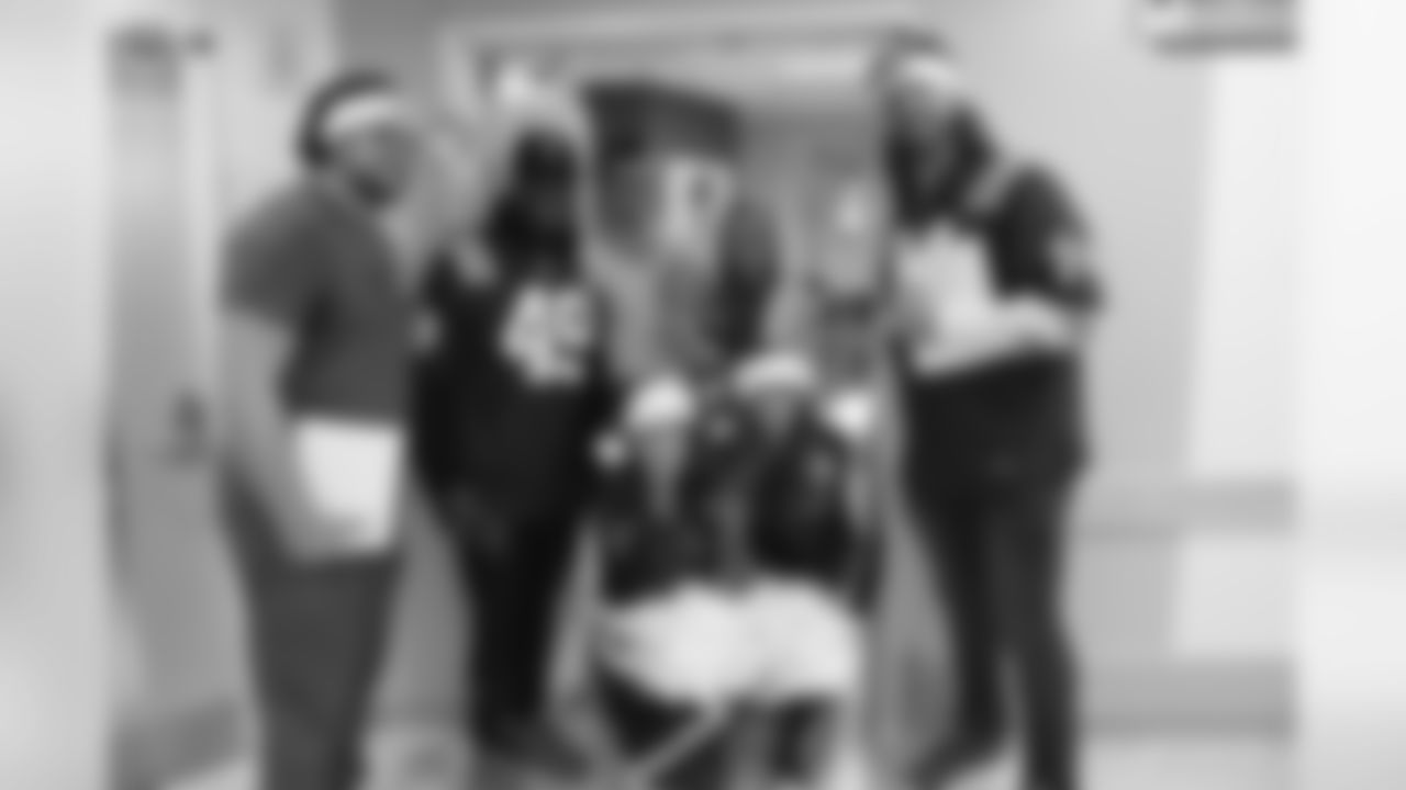 2019_1217_RileyCaroling_0335