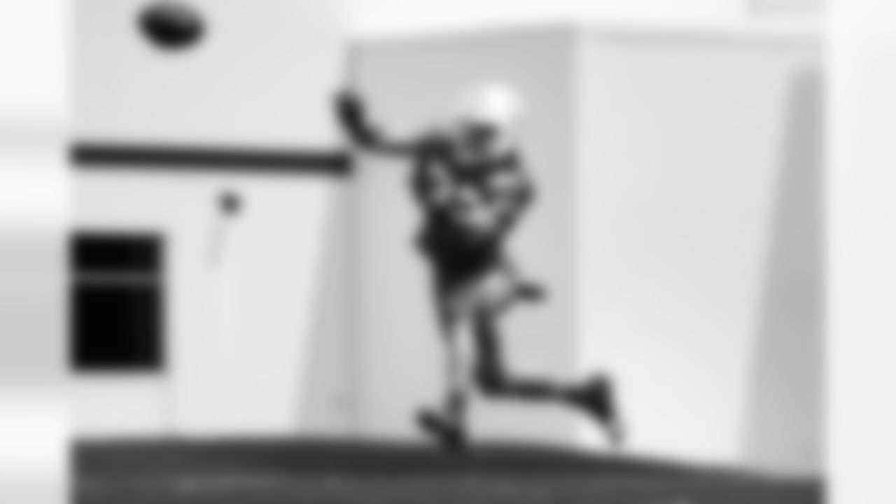 33 CB Dallis Flowers,
Players train during Phase III OTAs of offseason workouts.
