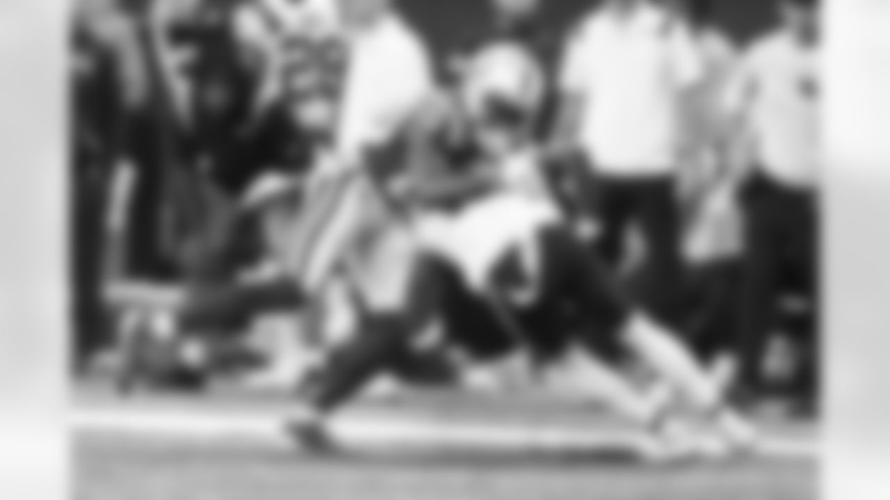 23 CB Kenny Moore II