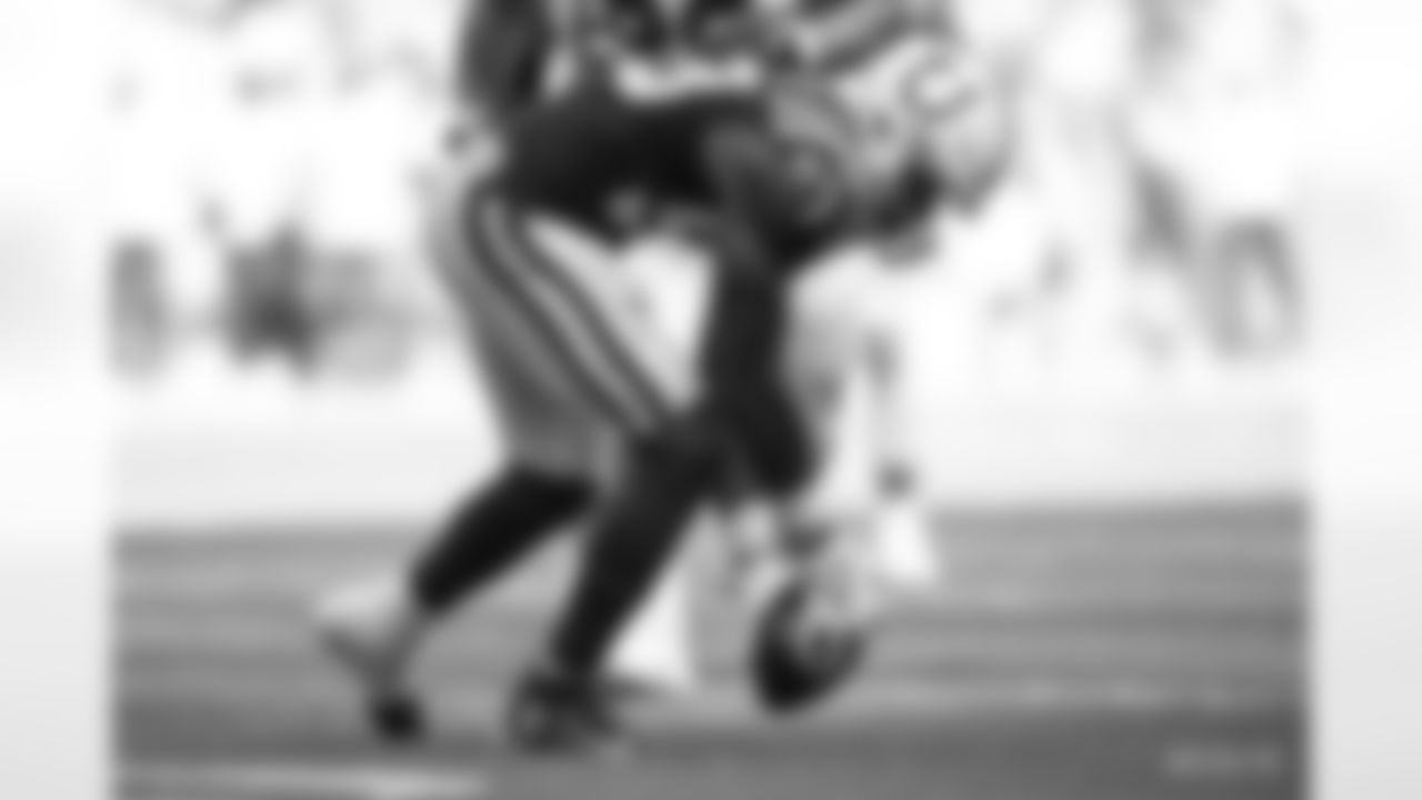 53 LB Darius Leonard