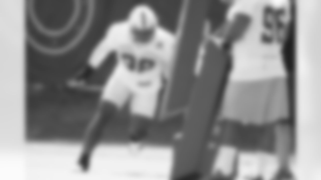 99 DT DeForest Buckner