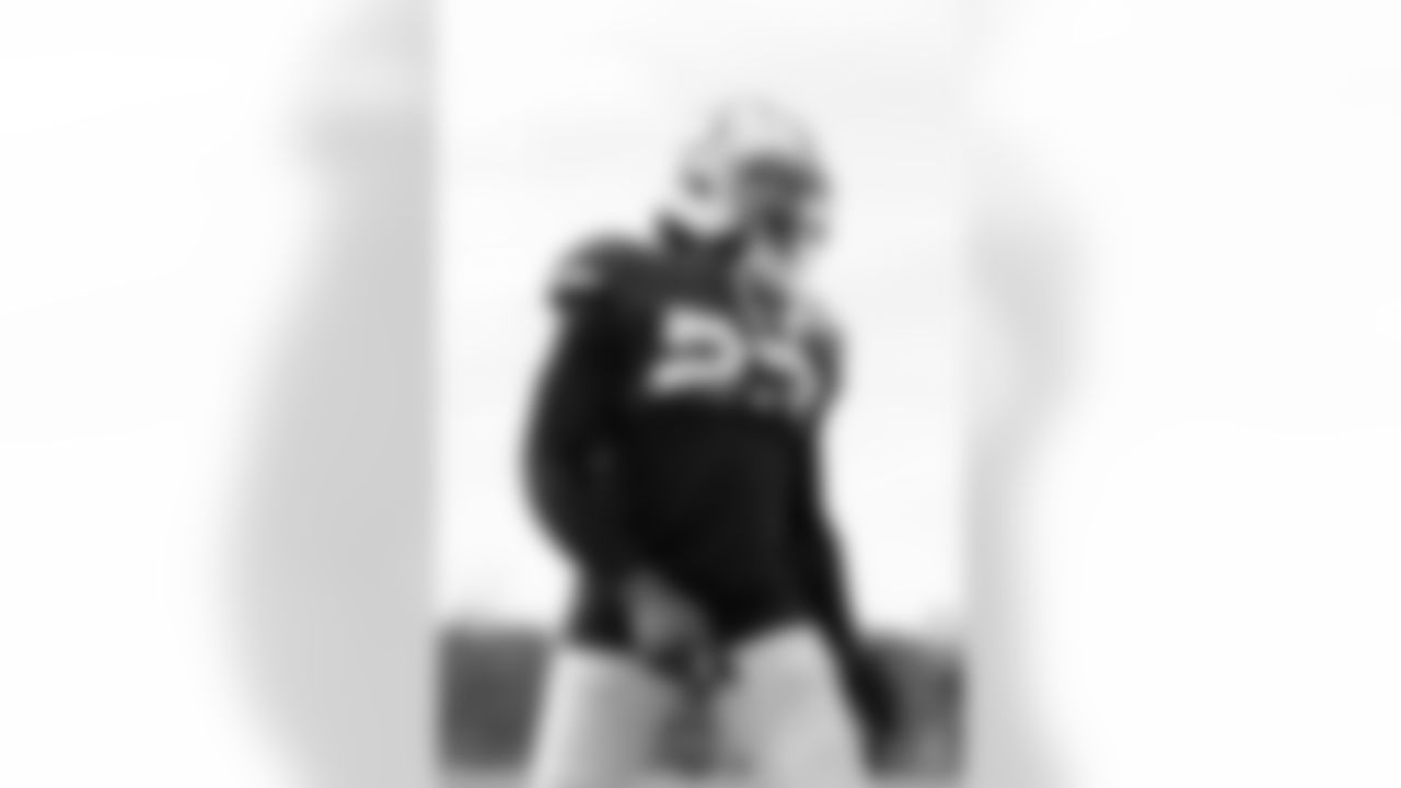 23 CB Kenny Moore II