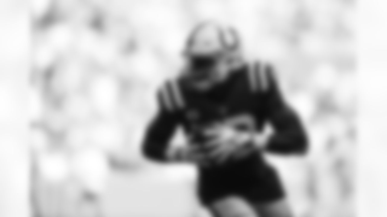 53 LB Darius Leonard