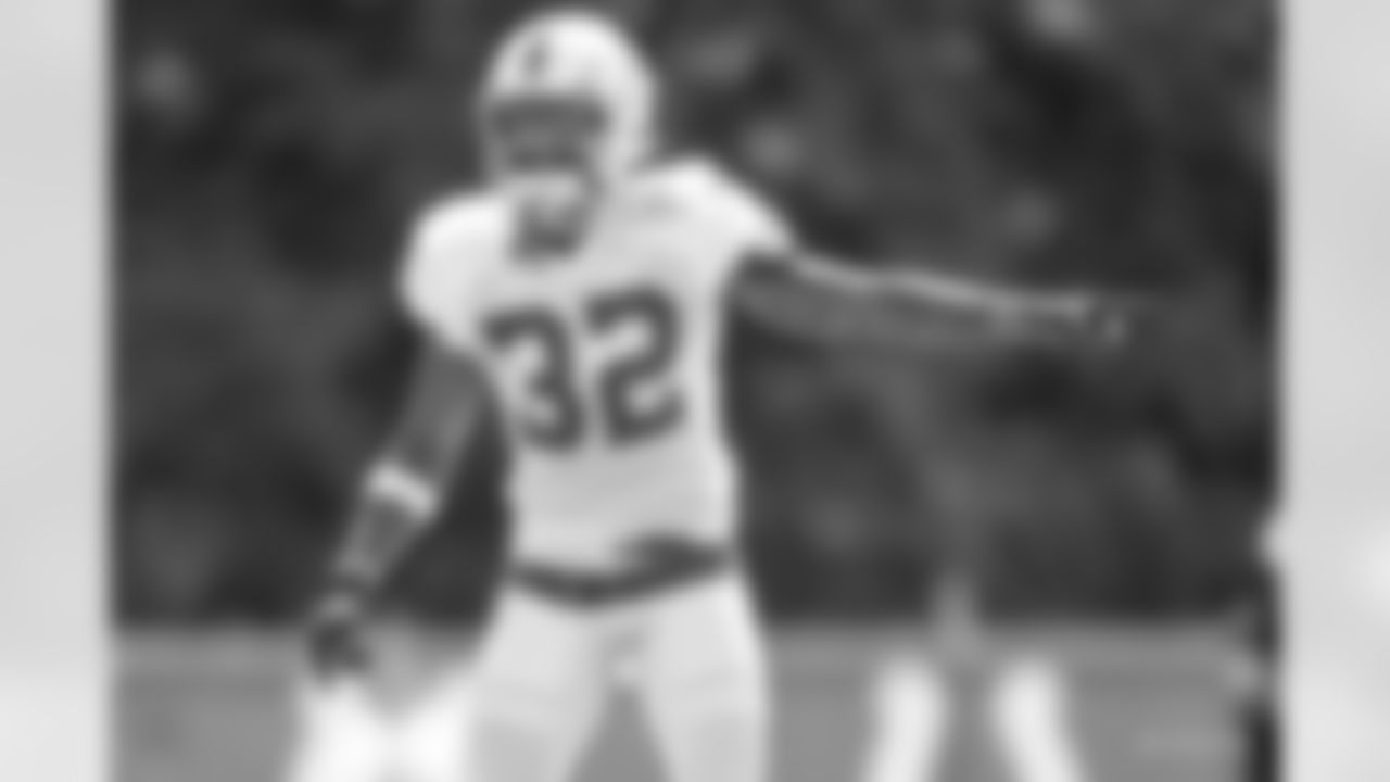 32 S Julian Blackmon