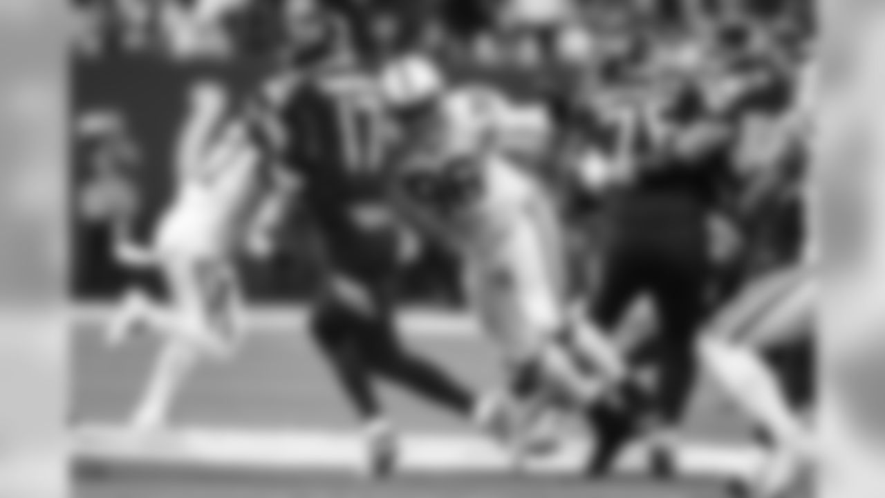 96 tackle Denico Autry