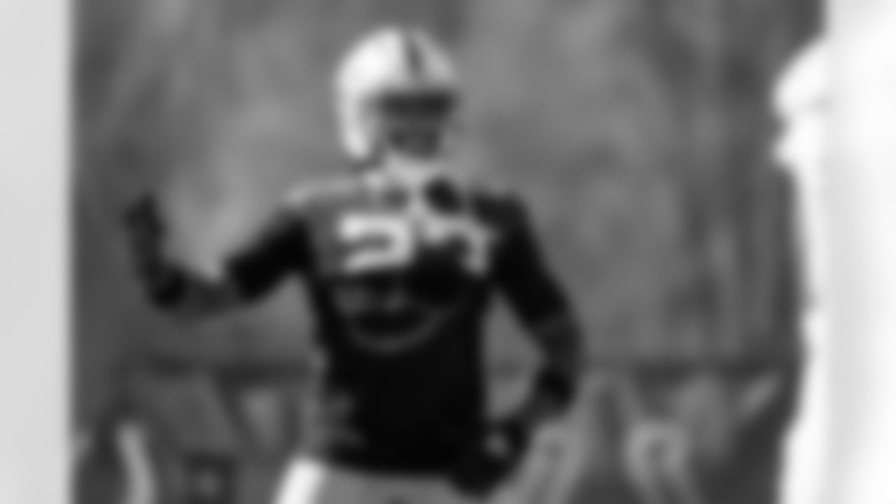 23 CB Kenny Moore II