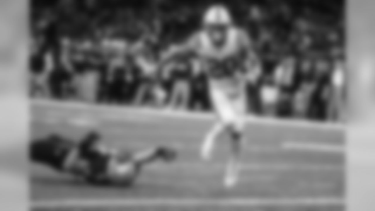 20 running back Jordan Wilkins