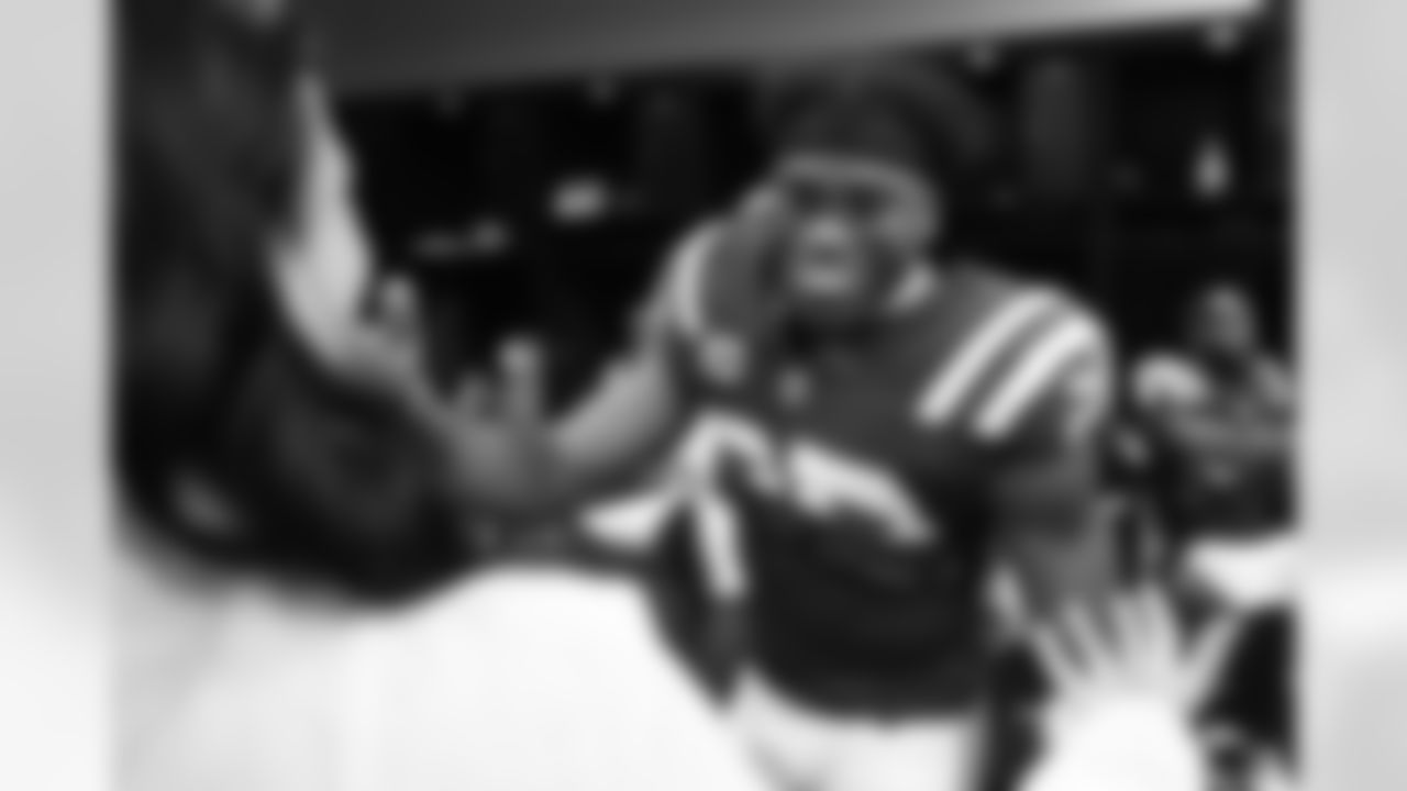 23 CB Kenny Moore II
