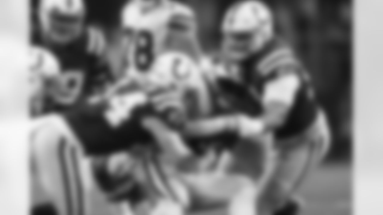 44 LB Zaire Franklin, #90 DT Grover Stewart