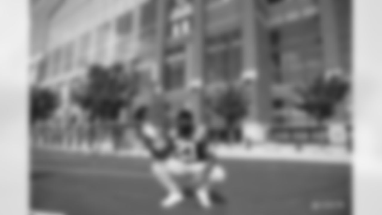 23 CB Kenny Moore II