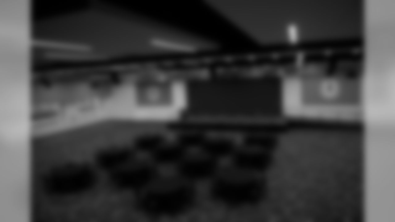 2019_FoytWineSetUp_0315_0002