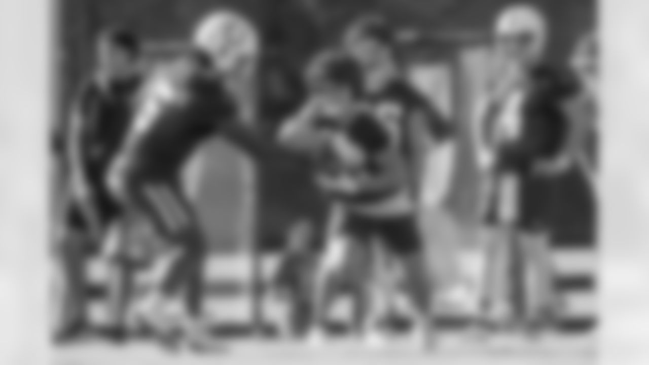 5 QB Anthony Richardson , 37 RB Jake Funk
2023 Colts Training Camp - Grand Park