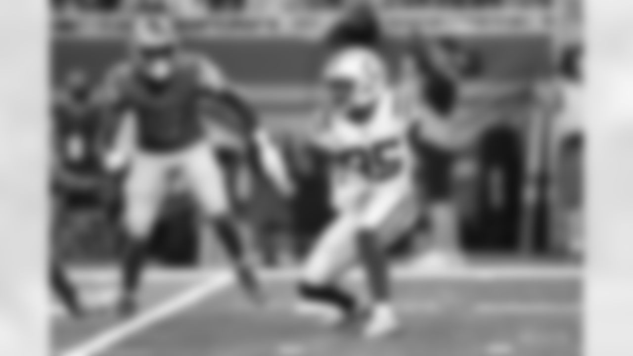 85 WR Tyler Vaughns