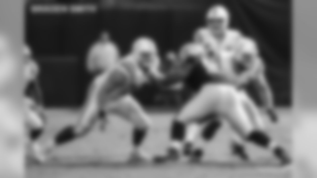 Braden Smith, guard/tackle (second-round [37th-overall] pick): Smith, who took over as the starter at right tackle in Week 5, appeared in 15 games (13 starts) in 2018, and was named to the PFWA All-Rookie Team. In Weeks 7 and 8, he helped the Colts rush for more than 200 yards in back-to-back games for the first time since the 1985 season. Smith was part of an offensive line that didn't allow a sack in five straight games, which tied the Giants (2010) and the Titans (2008) for the third-longest streak since 1982. He started two postseason games and helped the Colts rush for a postseason franchise record 200 yards during AFC Wild Card weekend.