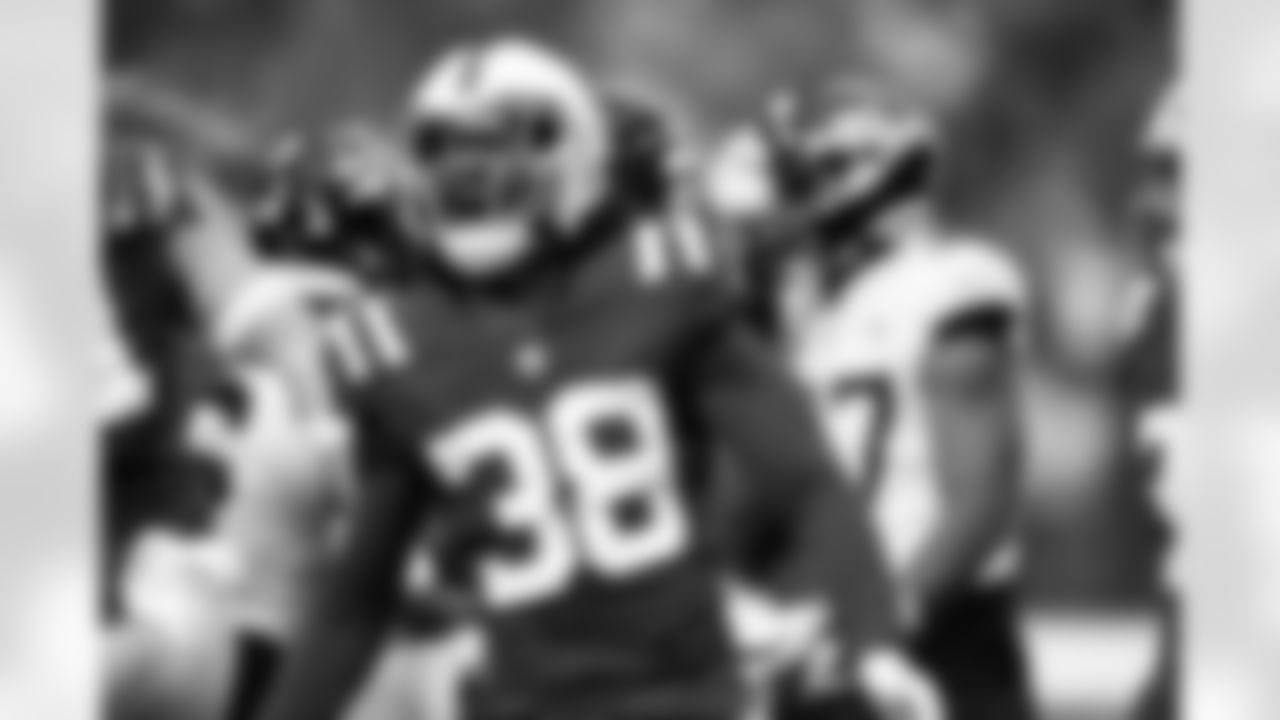 38 CB Tony Brown,