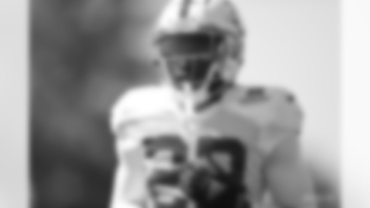 23 CB Kenny Moore II
