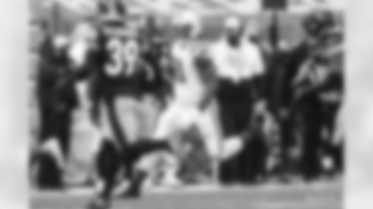81 TE Mo Alie-Cox