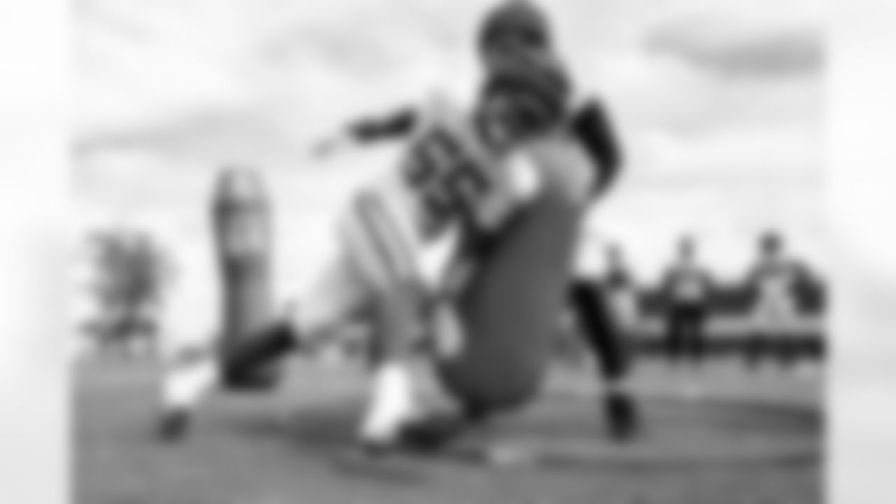 55 DE Isaiah Land