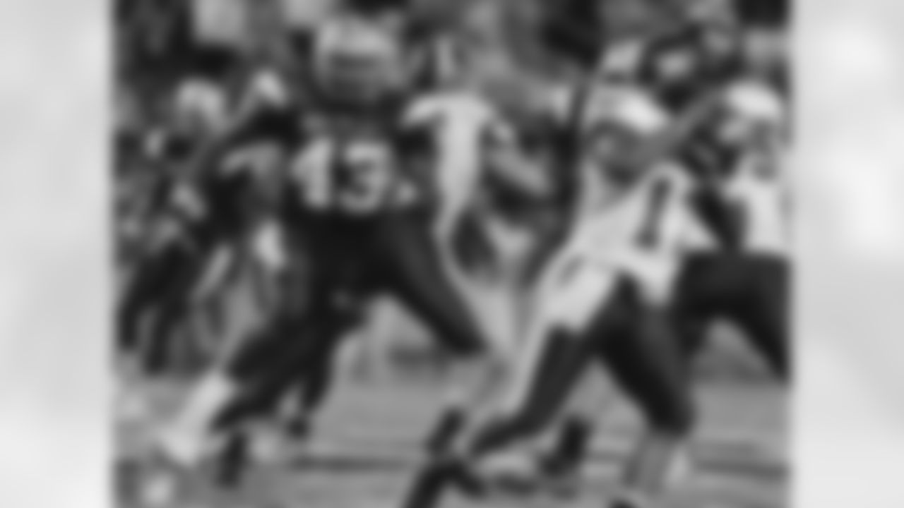 93
Walden, Erik
OLB
6-2
250
30
8
Middle Tennessee State