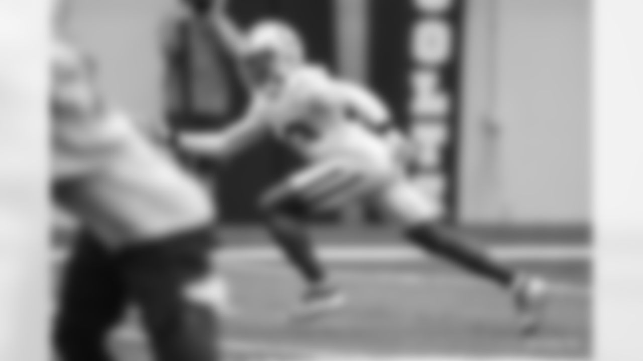 23 CB Kenny Moore II
