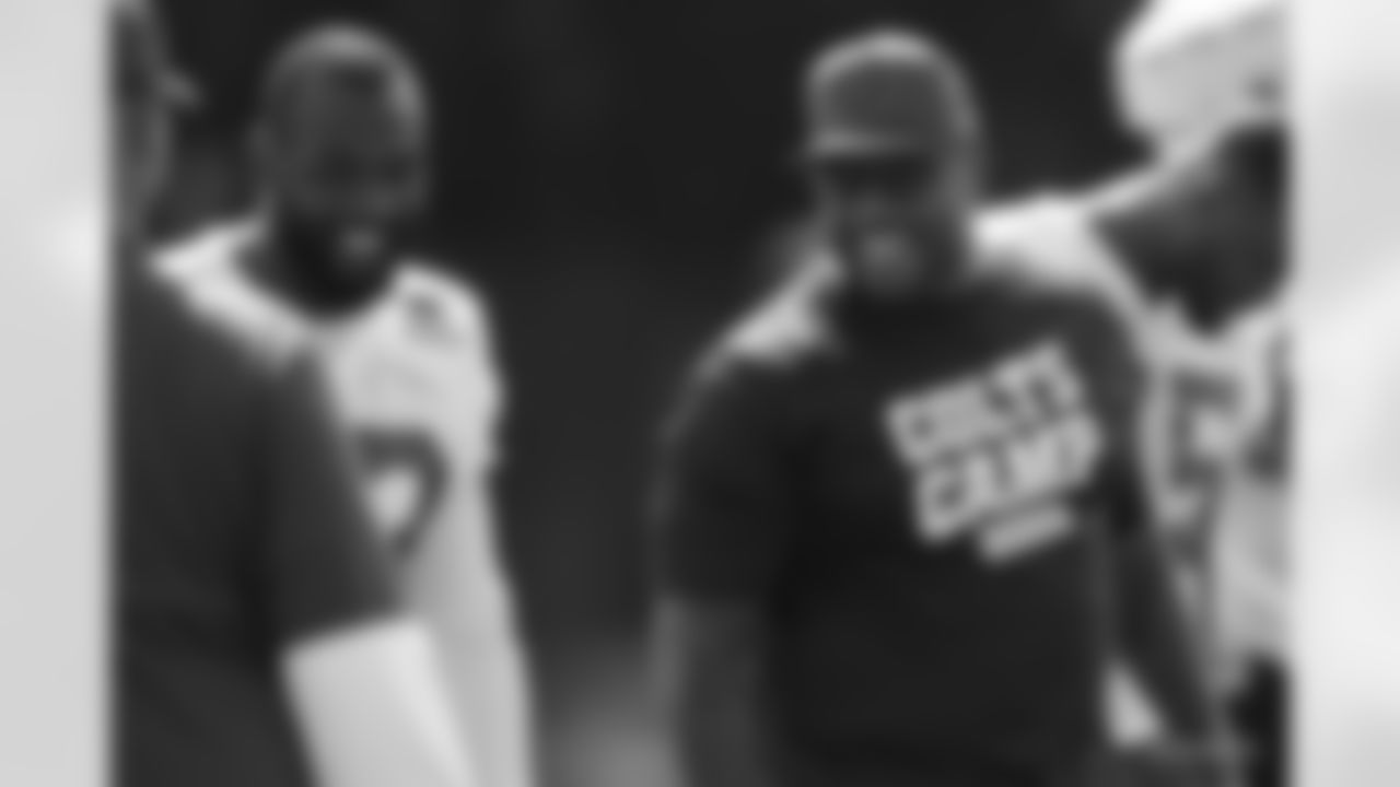 53 LB Shaquille Leonard, Cato June Assistant Linebackers