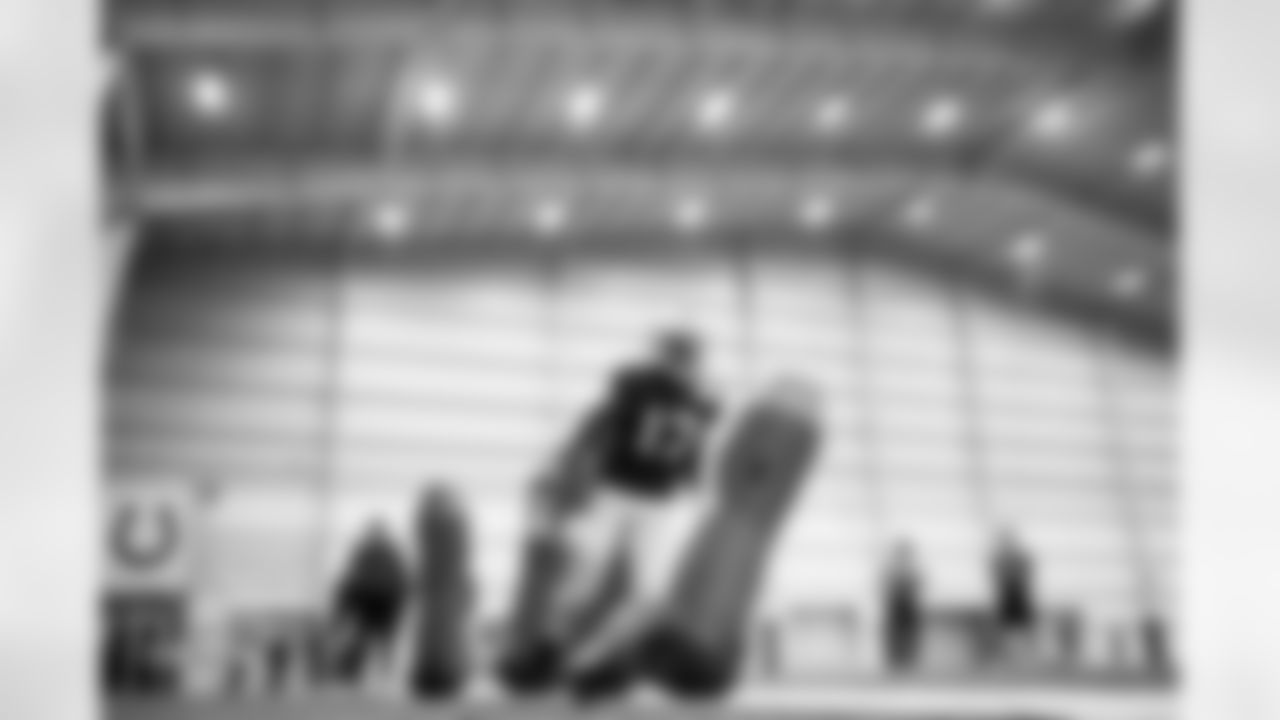 17 WR Mike Strachan