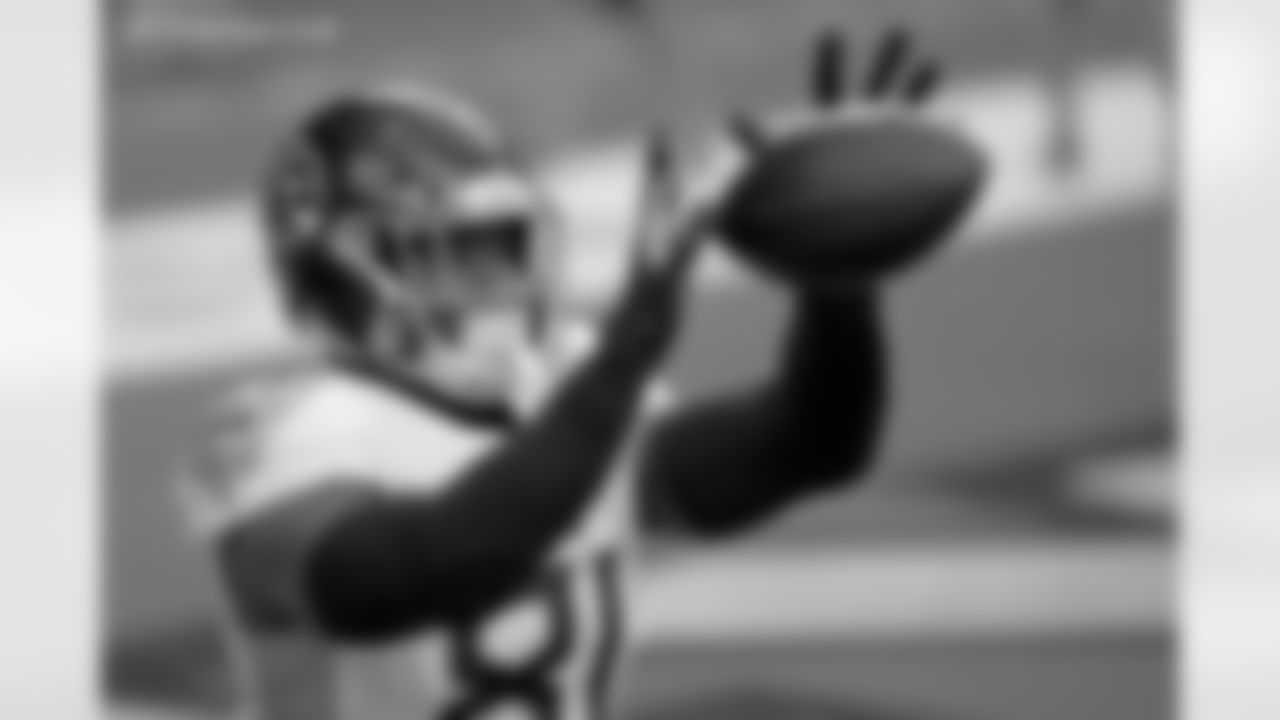 Tennessee Titans tight end Jonnu Smith catches a pass before an NFL football game against the Houston Texans Sunday, Jan. 3, 2021, in Houston. (AP Photo/Sam Craft)